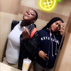 Meet your Posher, Deonna